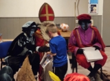 Sinterklaasfeest bij S.K.N.W.K. voor JO7-1 van vrijdag 1 december 2023 (158/180)